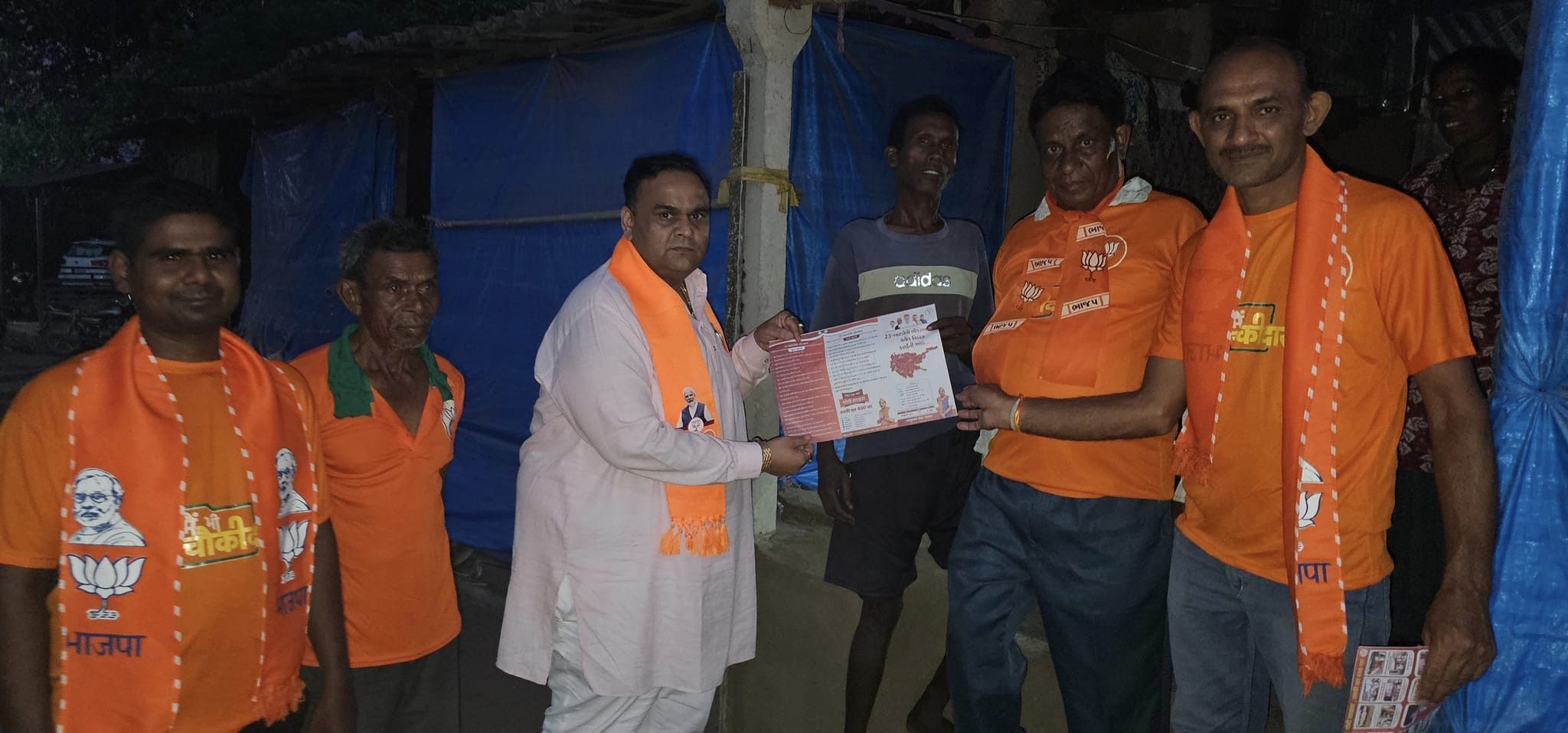 તા.૦૪-૦૫-૨૦૨૪ ના રોજ મારા ગામ કાનીમાં ડોર ટુ ડોર પ્રચાર કર્યો.